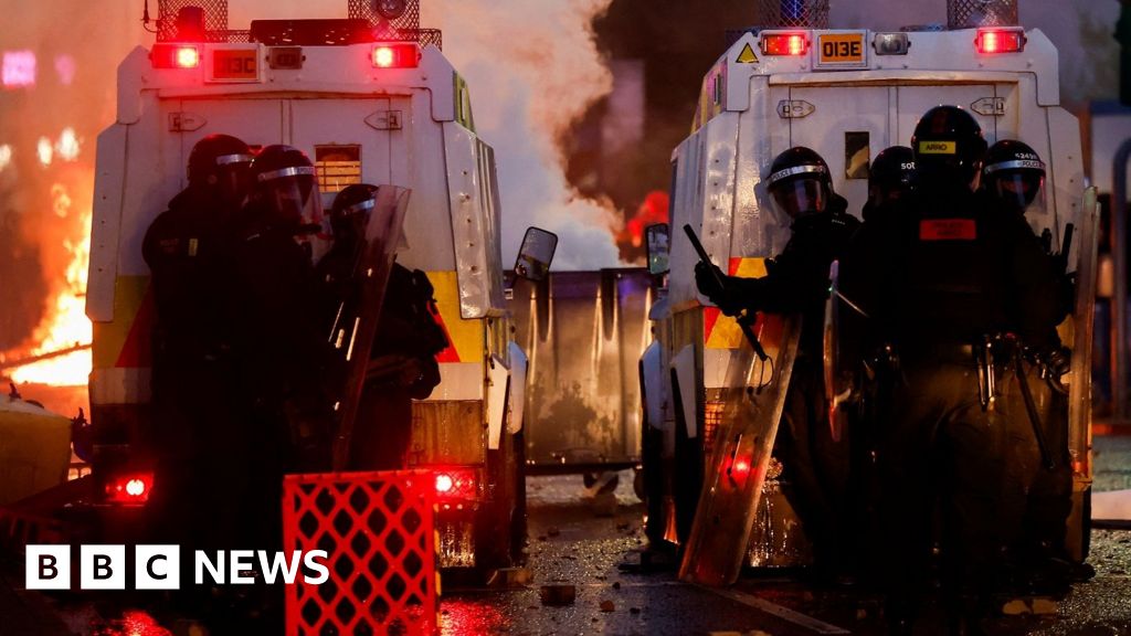 Police deploy water cannon in second night of serious Ballymena disorder