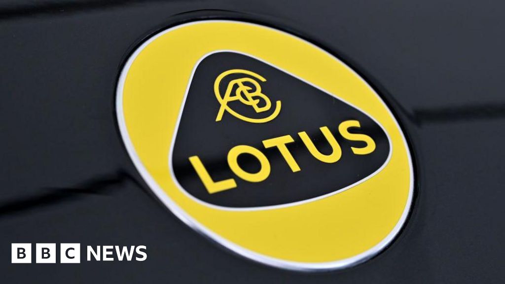 Sportscar manufacturer Lotus to cut 550 jobs
