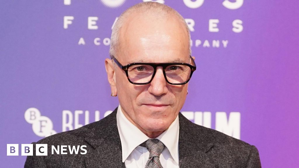 Daniel Day-Lewis is back - but he hasn't been inundated with new scripts