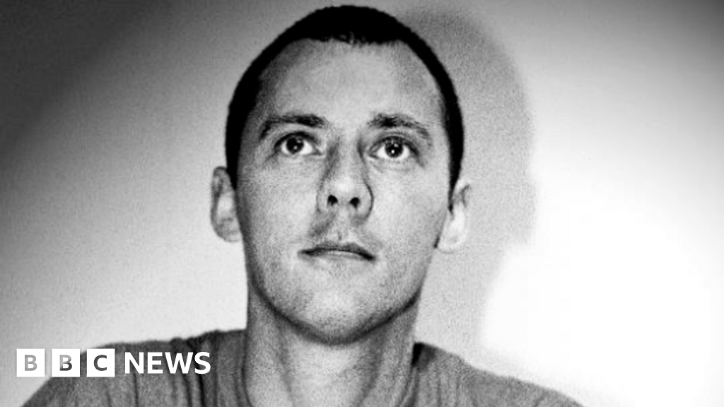 LGBTQ+ Guernsey poet and artist honoured with blue plaque