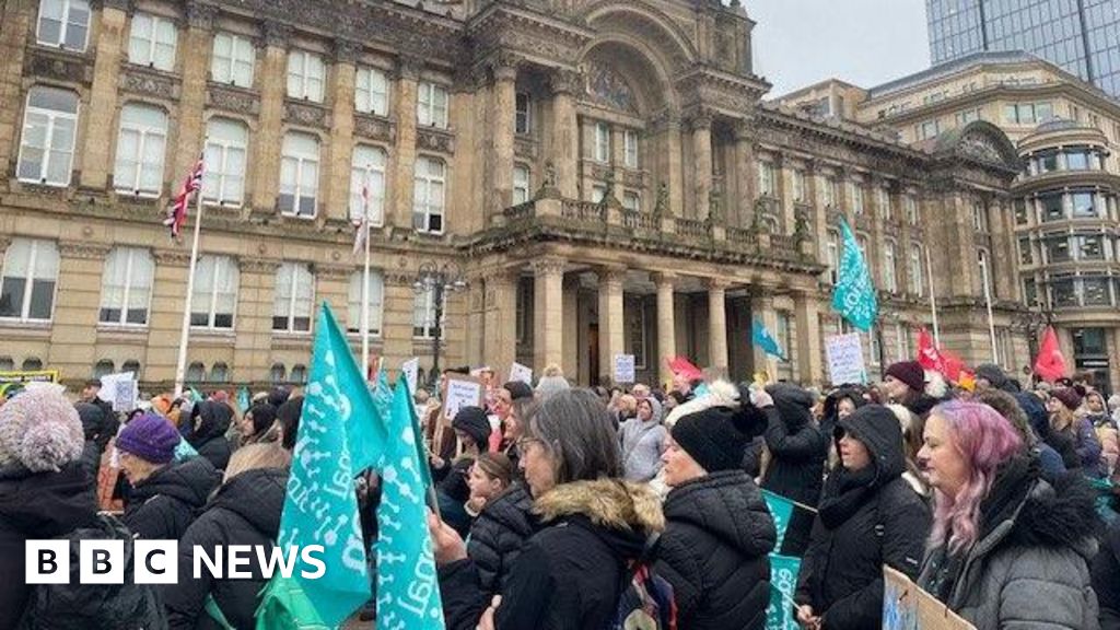 'Teachers' strike leaves fear over pupils' exams'