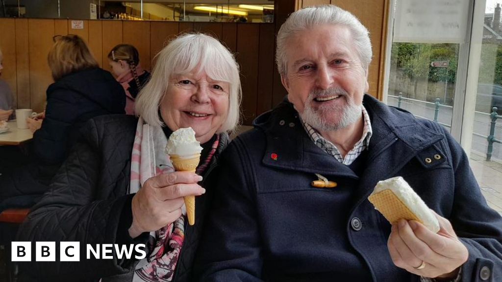 Patient with incurable cancer praises James Cook Hospital team