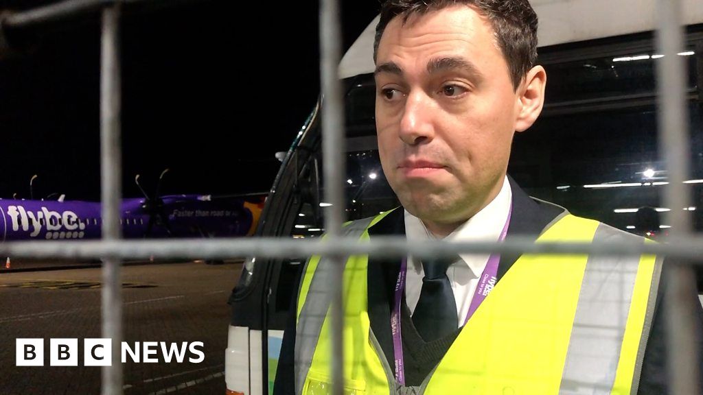 Collapsed Flybe: Southampton pilot blames 'bad management' for collapse
