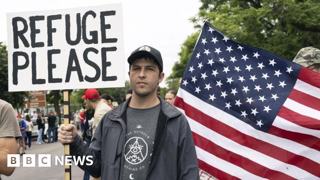 Южноафриканското правителство отхвърли обвиненията на САЩ че е тормозило и