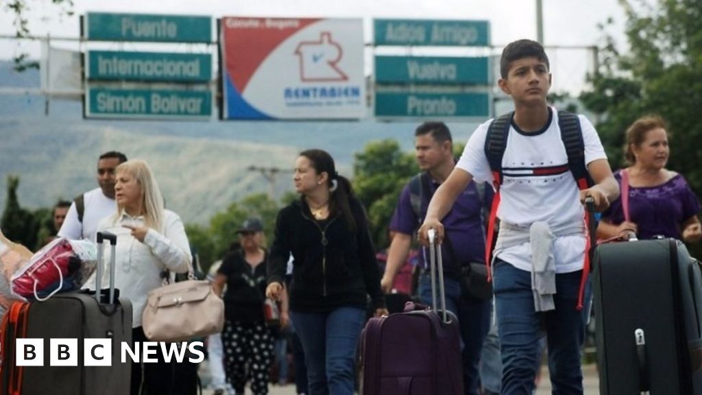 Venezuela's crisis drives couple to settle in Colombia