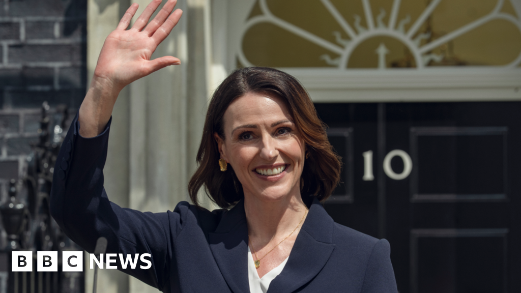 Suranne Jones: Playing the prime minister 'changes your perception' of politics