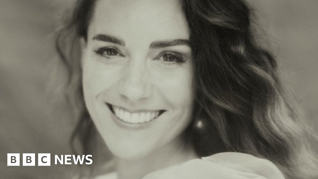 Duchess of Cambridge: New photos mark Kate's 40th birthday photograph