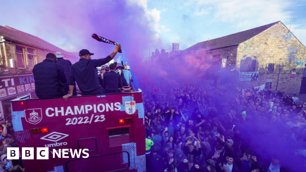 Tens of thousands celebrate Burnley’s Championship title win