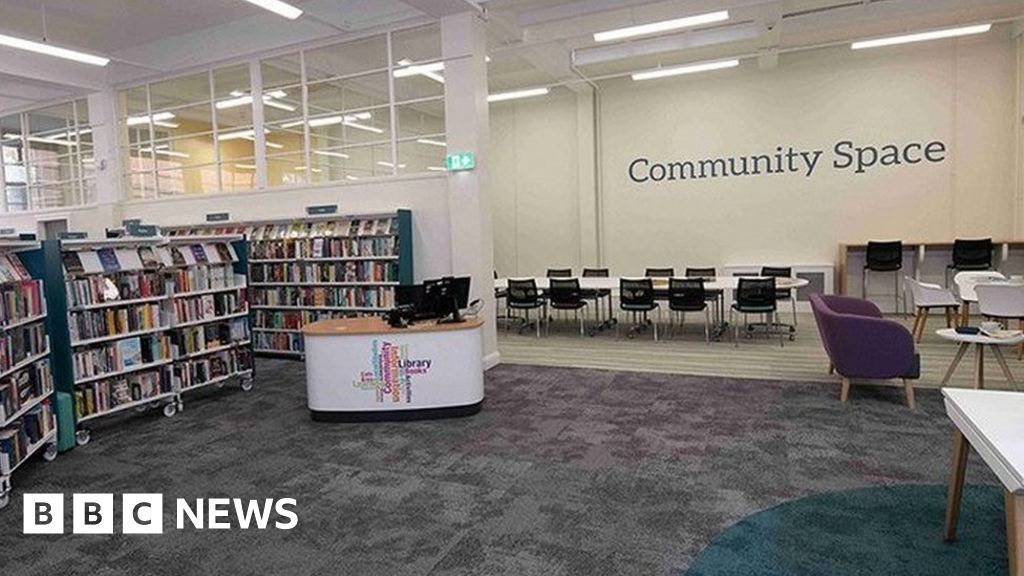 Scottish Borders library computer overhaul begins - BBC News