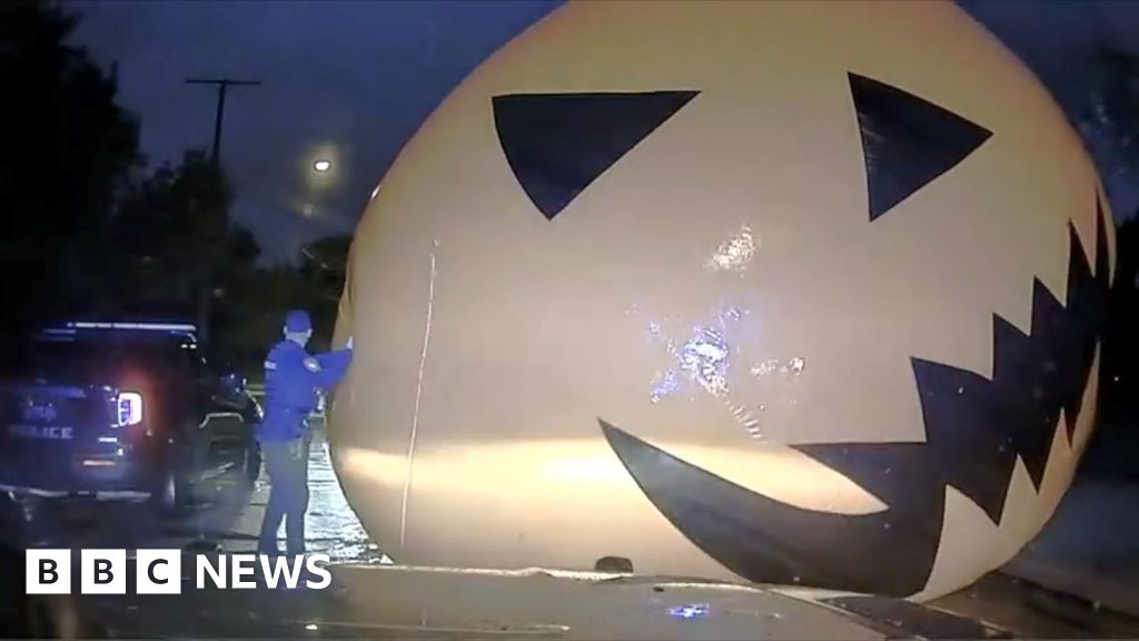 Giant 'runaway' pumpkin blocks road in Ohio