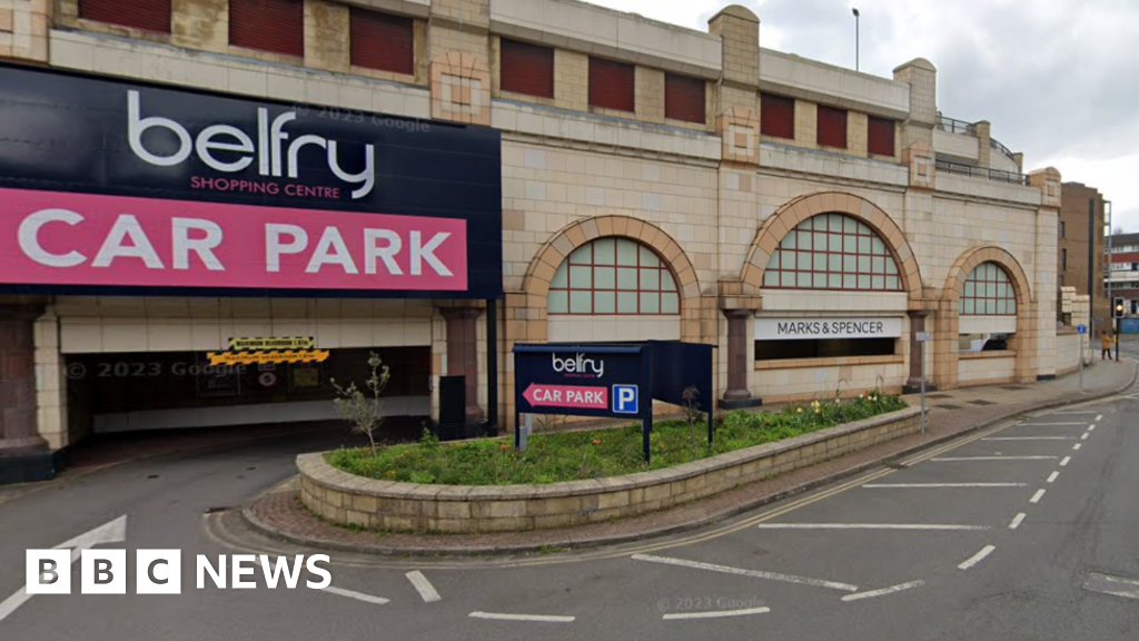 Redhill: Threat to Belfry shopping centre Marks & Spencer branch – BBC News