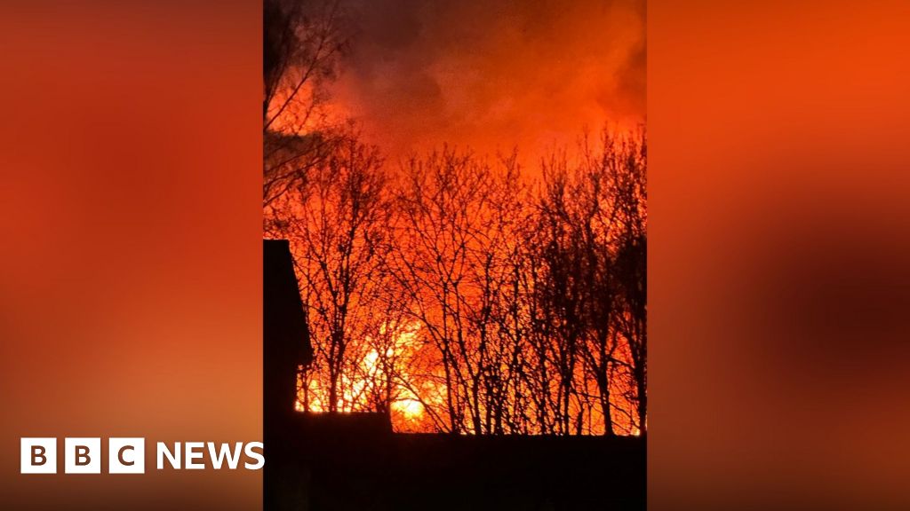 bbc.co.uk - Paul Burnell - Six fire crews tackle industrial estate blaze in Bolton