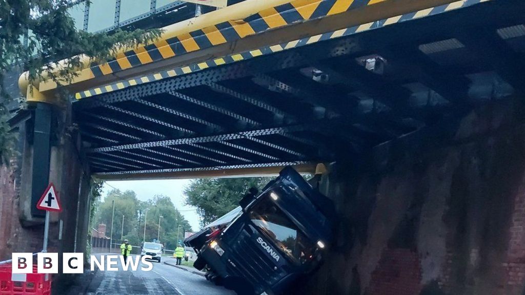 Lorry Stuck Under Bridge Causes Traffic Delays