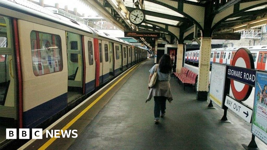 Tube strike ends on Hammersmith and City Line BBC News