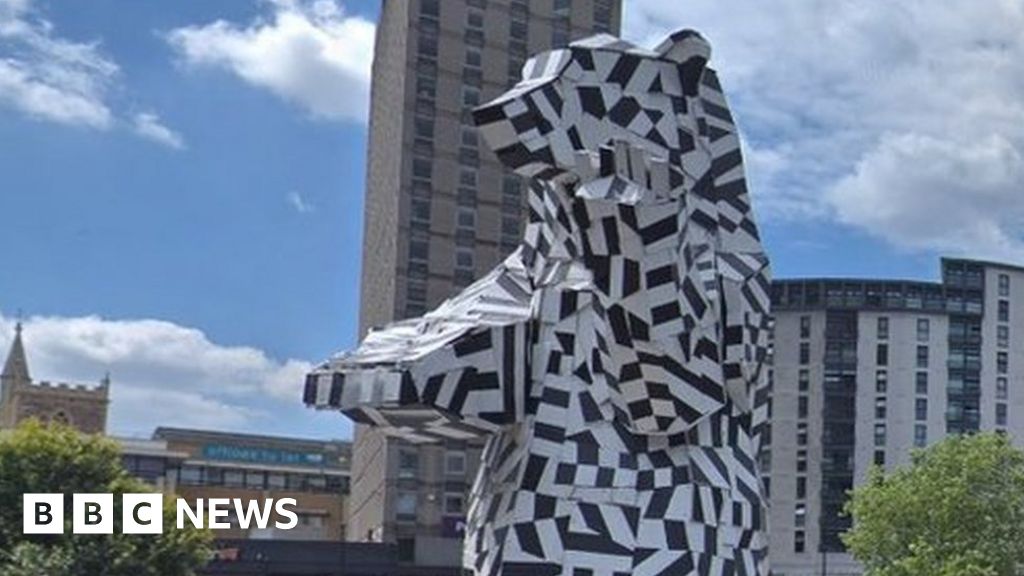 'Save our bear' sculpture campaign begins in Bristol