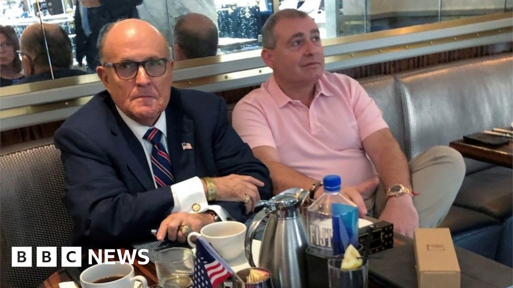 Trump donors charged in campaign finance case