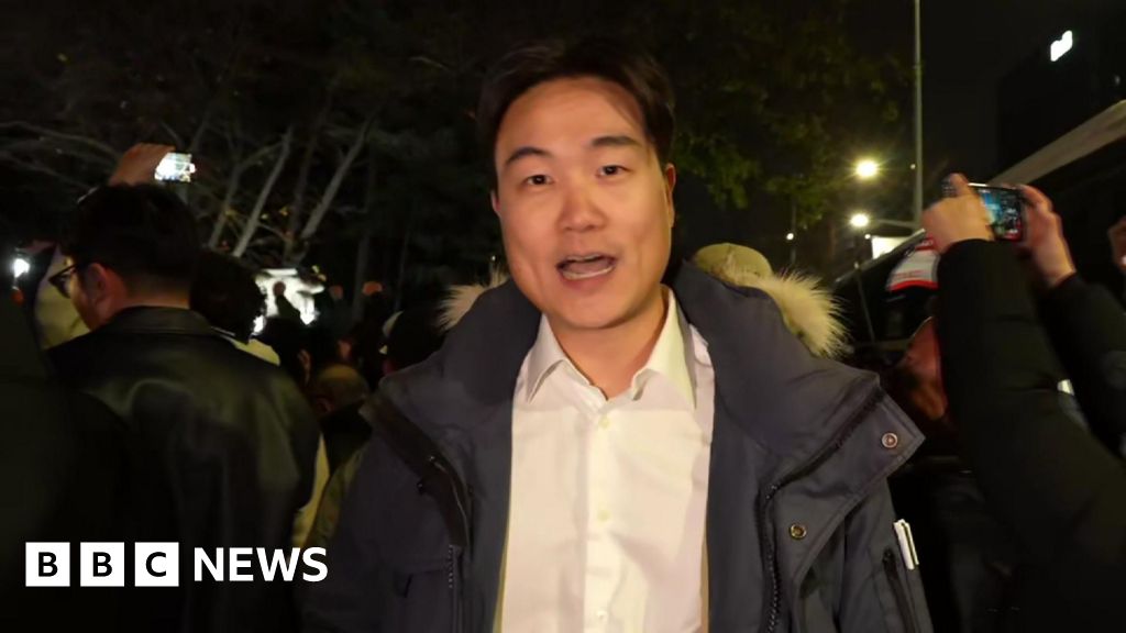 BBC reporter sees disbelief among Seoul protesters