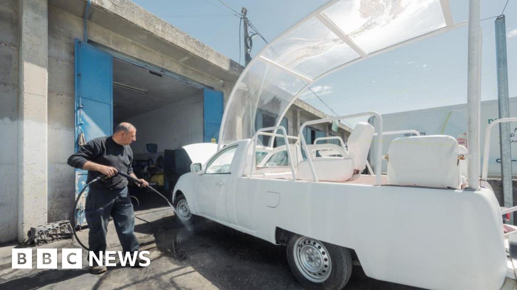 Popemobile to become health clinic for Gaza children