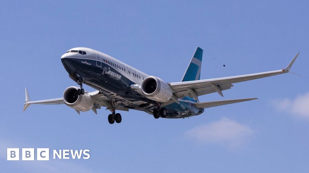 Boeing настоява за проверки на 737 Max за евентуален разхлабен болт