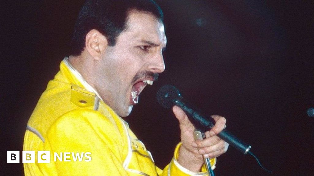 Classic Queen cover art for A Day at the Races sells for £28k