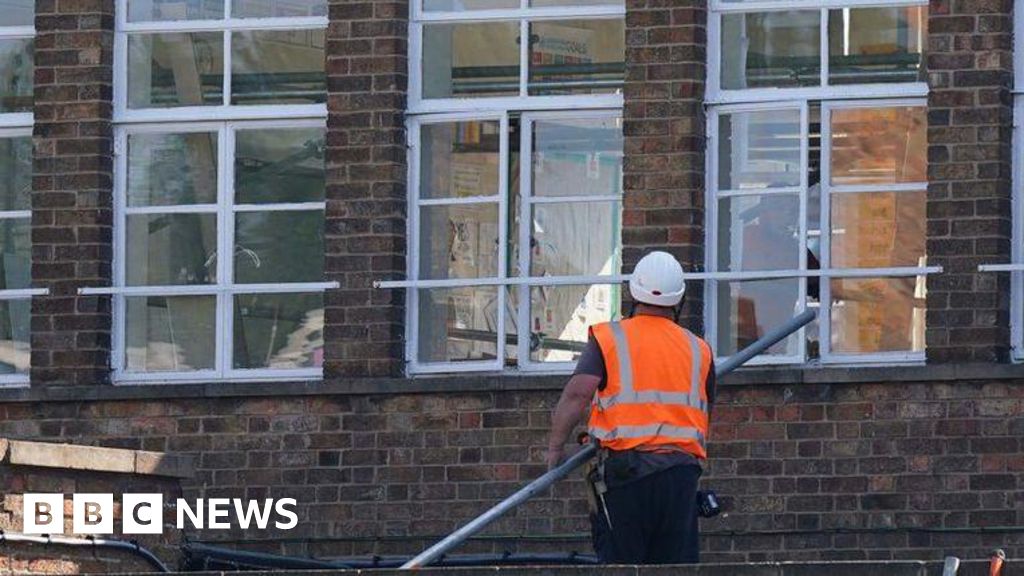 Pledge to remove Raac from schools by 2029