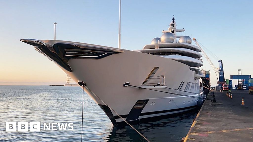 Russian superyacht ordered to leave Fiji on US warrant