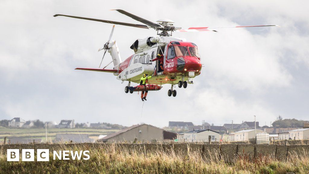 Man injured after falling from cliff in Thurso - BBC News