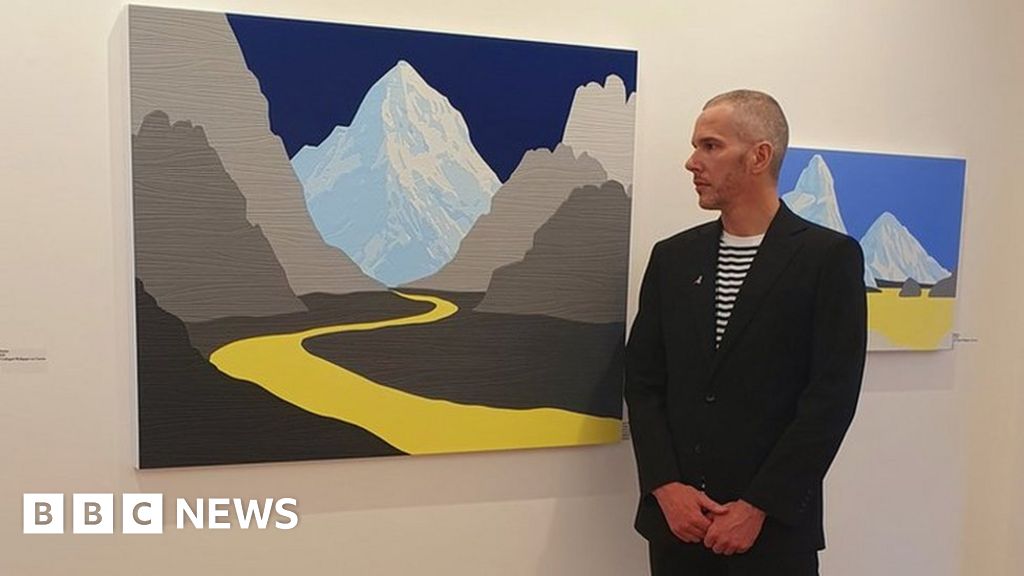 Painter's mountain wallpaper works go on show