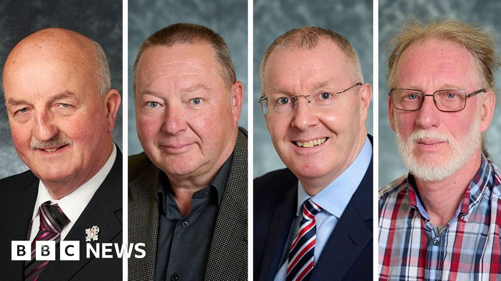 Four councillors quit after vote for rapist taxi driver to keep operator licence