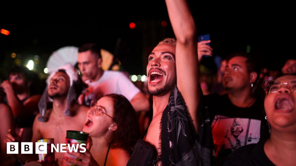 Vast crowd enjoys free Lady Gaga concert in Brazil