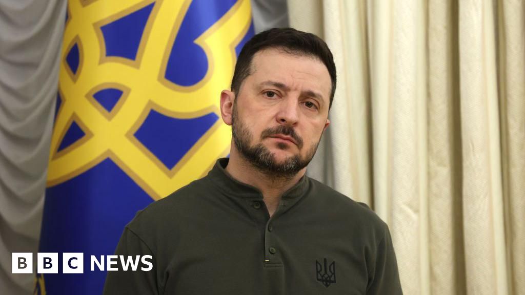 Volodymyr Zelensky mengatakan tidak ada kesepakatan damai tanpa keterlibatan Ukraina