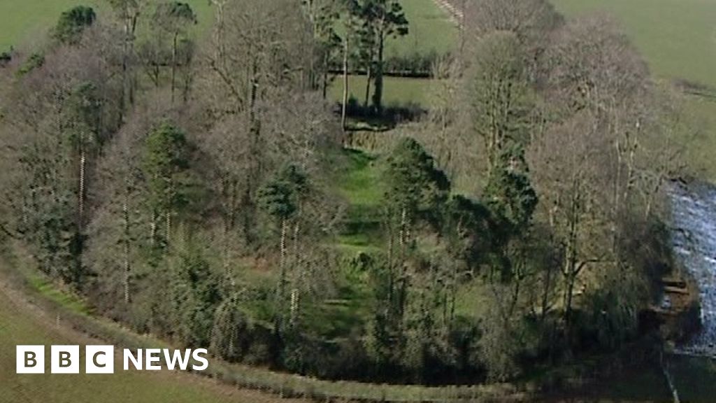 Tullyhogue Fort, Cookstown, set for investment - BBC News