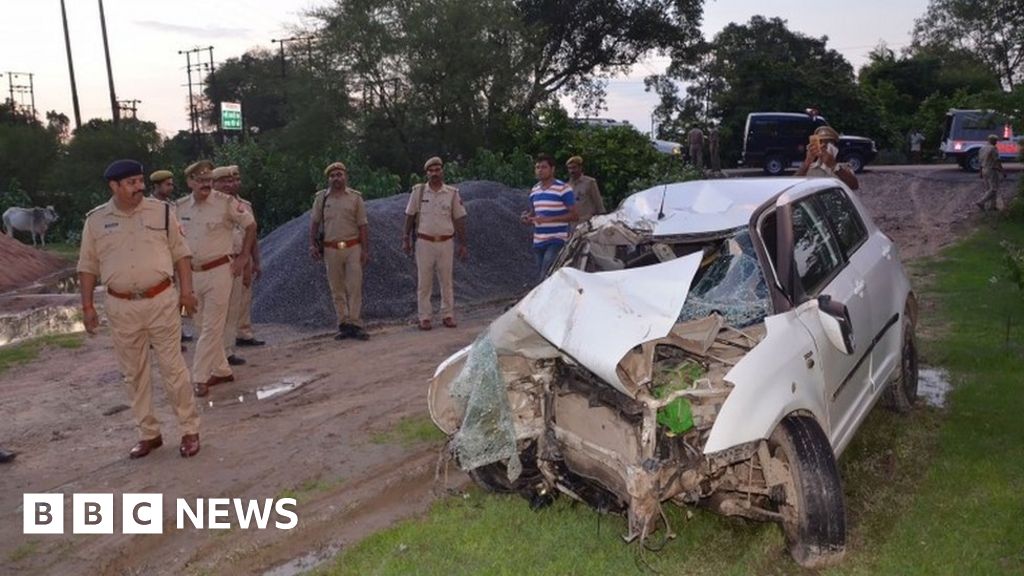 Unnao rape: India murder probe over fatal crash