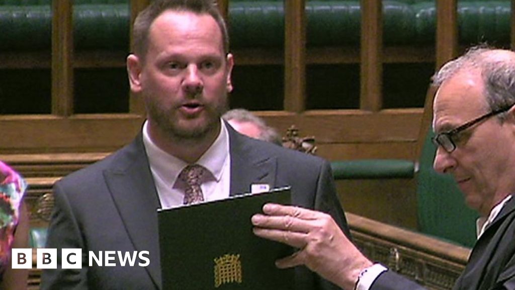 By-election winning MPs sworn into the Commons