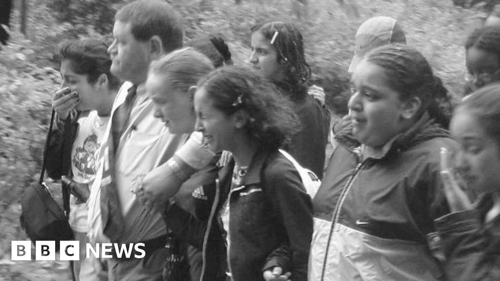 Churchfields: Ex-pupils commemorate demolished West Bromwich school