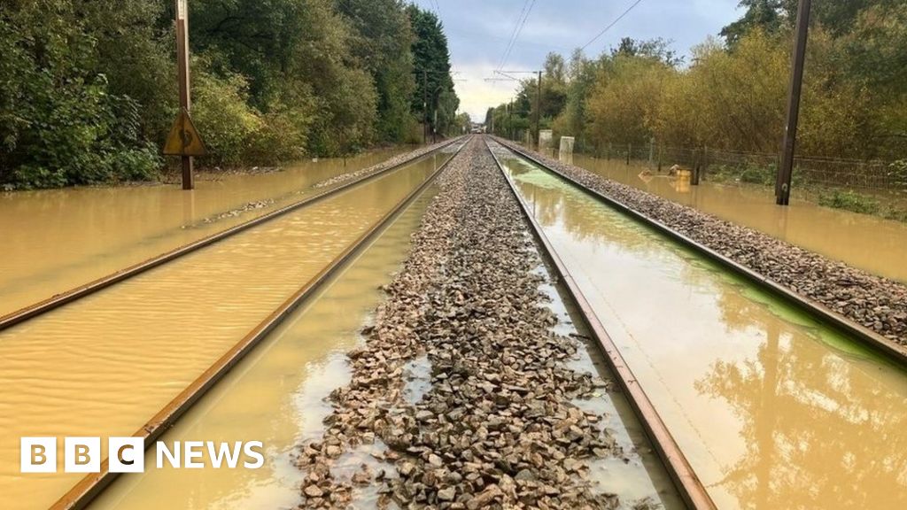 Met Office to review warnings after East of England floods 