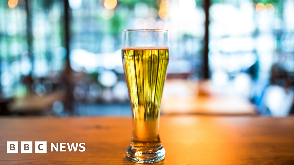 Fall in alcohol consumption in Scotland 'stalls' after minimum pricing