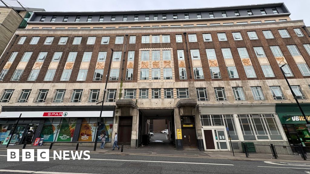 Students told to vacate block over safety issues