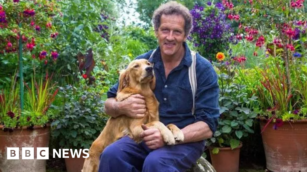 Monty Don terjebak di rumah Herefordshire karena banjir