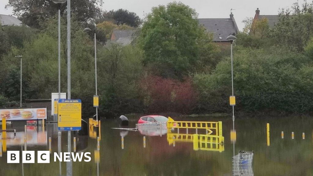 Cars trapped in Stafford floods after Storm Babet