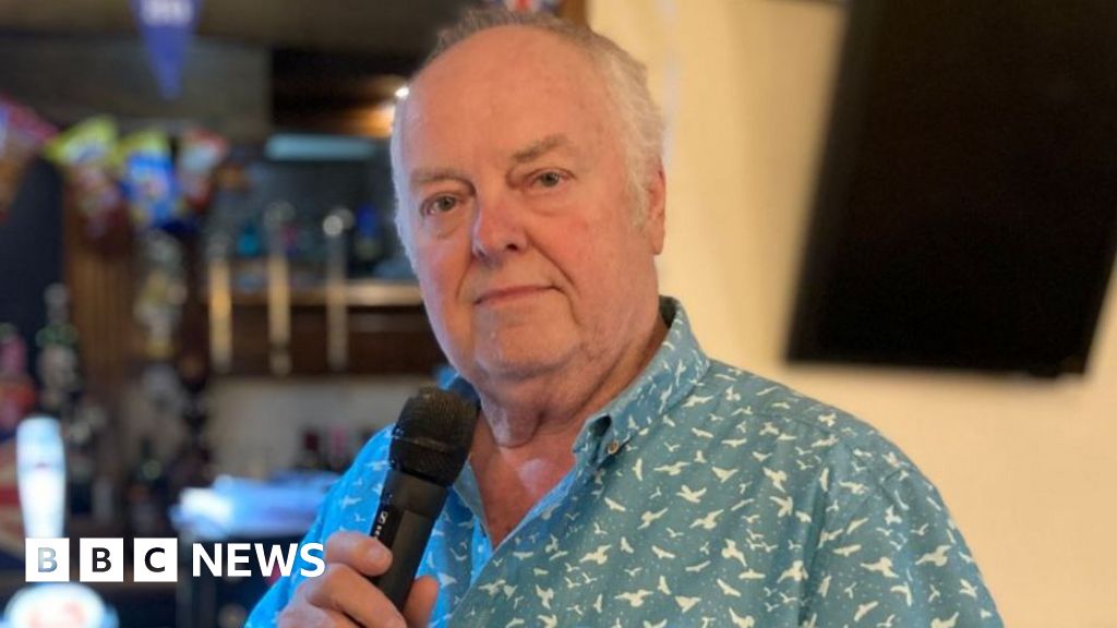 Quizmaster racks up 31 years of trivia in same pub