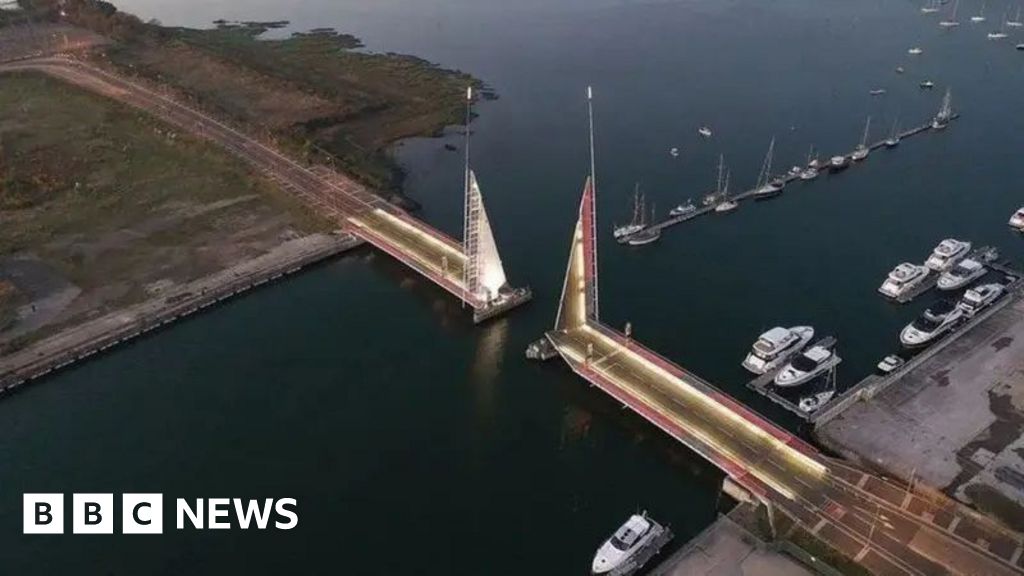 Poole Twin Sails bridge reopened after repairs