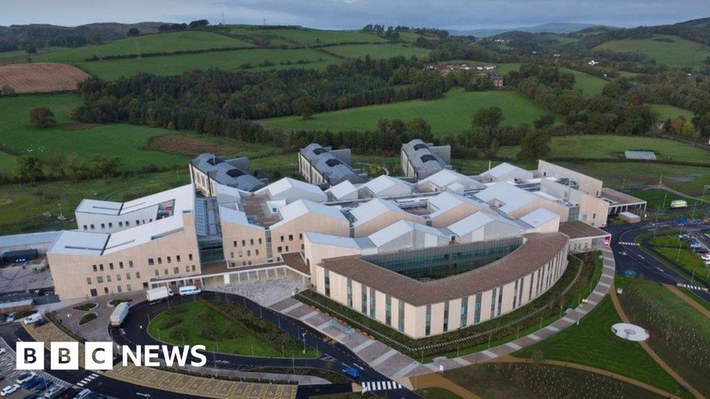 New Dumfries hospital opens its doors BBC News