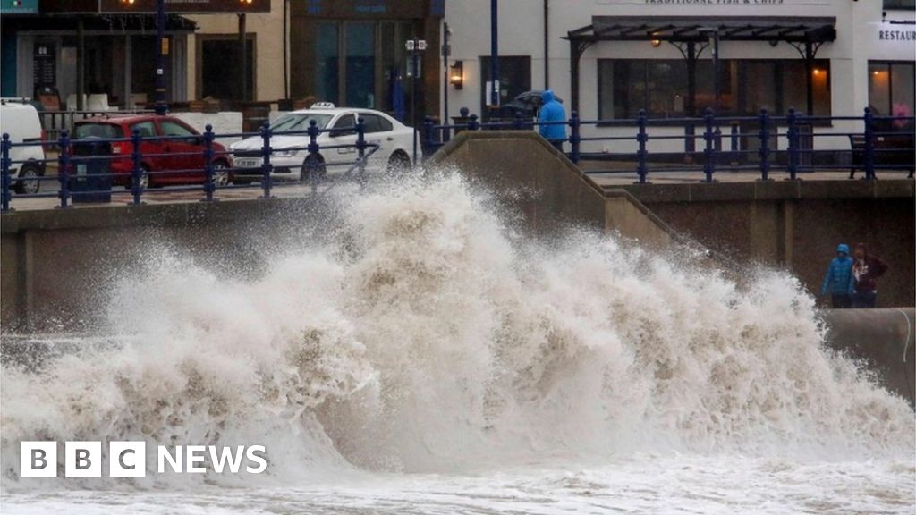 Storm Dennis: Images