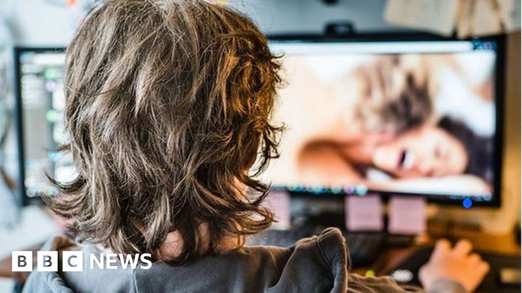 Mens Sexist Attitudes Shaped By First Exposure To Pornography Bbc News 