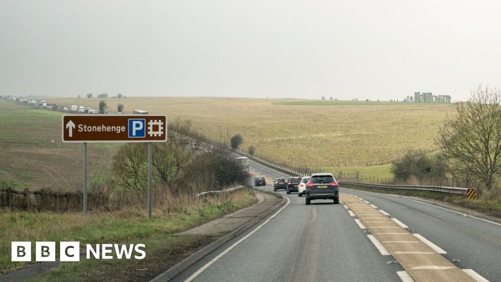 Stonehenge tunnel is approved by government