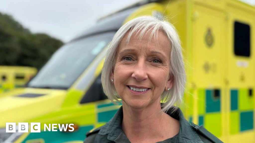 Volunteer 999 responders part of ambulance service overhaul