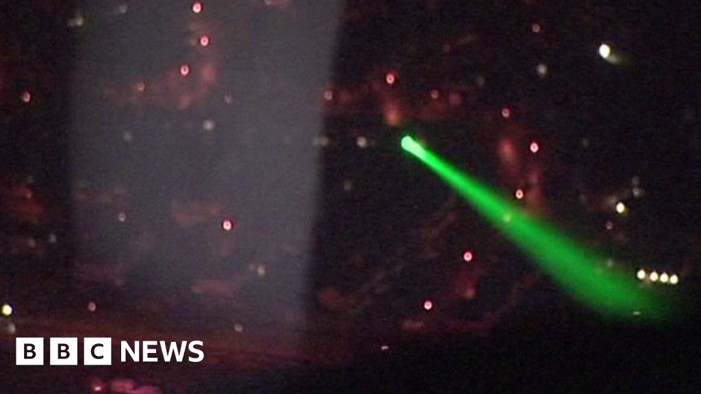 How dangerous are lasers to planes? - BBC News