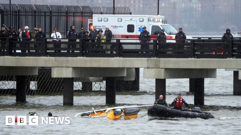 Spanish family among six dead in Hudson River helicopter crash