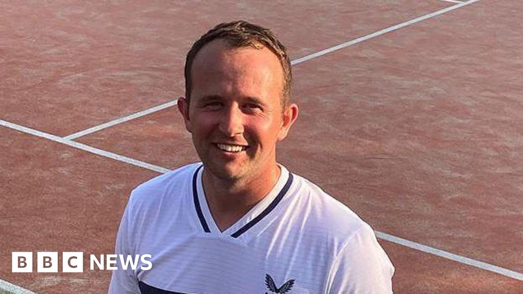 Altrincham tennis coach’s 24-hour match for Manchester Aid to Kosovo charity – BBC News